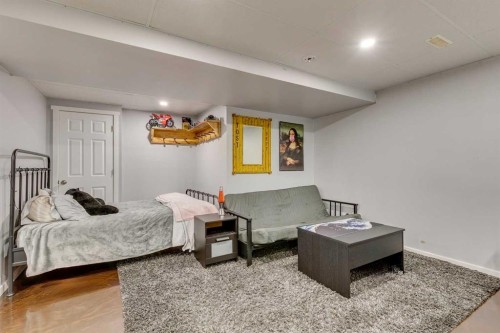 199 Everglen Way Sw, Calgary, AB - Indoor Photo Showing Bedroom