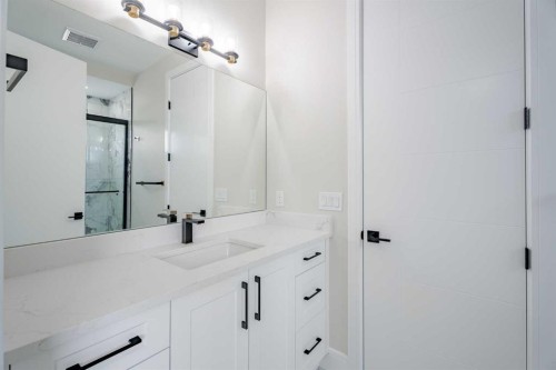 312 Watercrest Place, Chestermere, AB - Indoor Photo Showing Bathroom