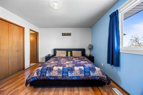 76 Bedford Circle Ne, Calgary, AB - Indoor Photo Showing Bedroom