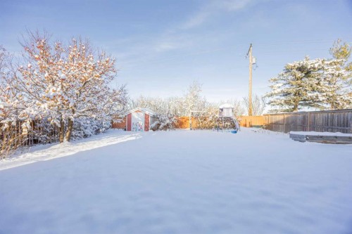 76 Bedford Circle Ne, Calgary, AB - Outdoor