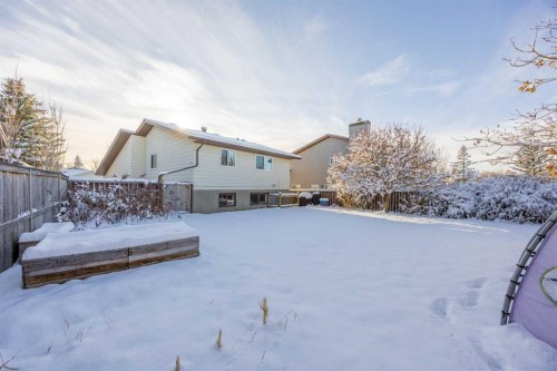 76 Bedford Circle Ne, Calgary, AB - Outdoor