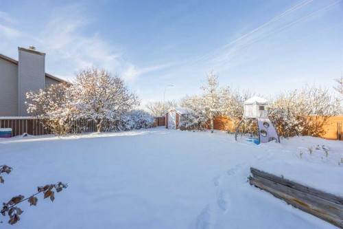 76 Bedford Circle Ne, Calgary, AB - Outdoor