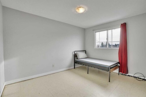 52 Pennsburg Way Se, Calgary, AB - Indoor Photo Showing Other Room