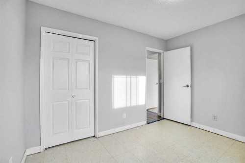 52 Pennsburg Way Se, Calgary, AB - Indoor Photo Showing Other Room
