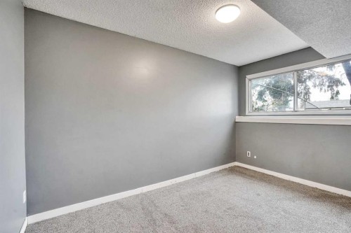 52 Pennsburg Way Se, Calgary, AB - Indoor Photo Showing Other Room