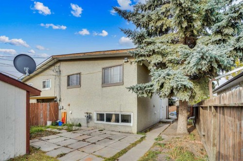 52 Pennsburg Way Se, Calgary, AB - Outdoor