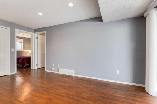 145 Fairway View Nw, High River, AB - Indoor Photo Showing Other Room