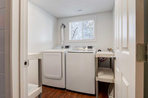 145 Fairway View Nw, High River, AB - Indoor Photo Showing Laundry Room