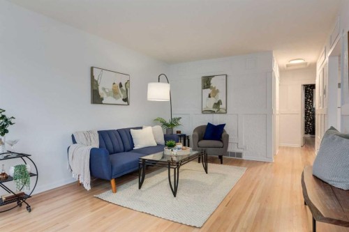 126 & 128 Winston Drive Sw, Calgary, AB - Indoor Photo Showing Living Room