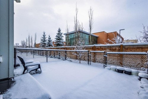 137 Les Jardins Park Se, Calgary, AB - Outdoor