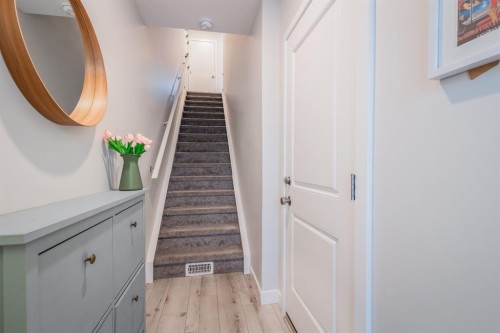 137 Les Jardins Park Se, Calgary, AB - Indoor Photo Showing Other Room