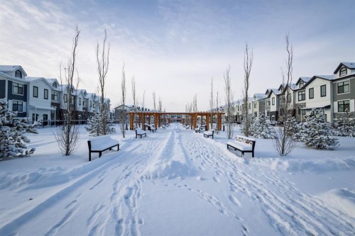 137 Les Jardins Park Se, Calgary, AB - Outdoor