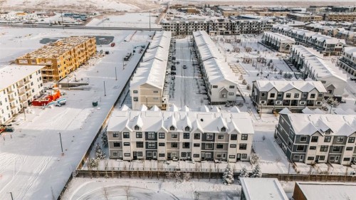 137 Les Jardins Park Se, Calgary, AB - Outdoor With Facade