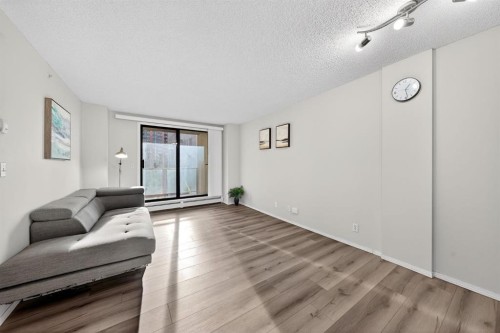 1107-1111 6 Avenue Sw, Calgary, AB - Indoor