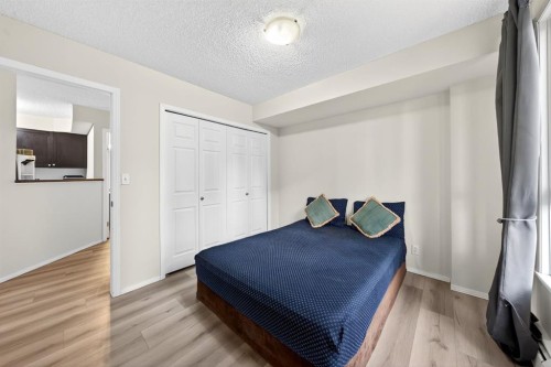 1107-1111 6 Avenue Sw, Calgary, AB - Indoor Photo Showing Bedroom