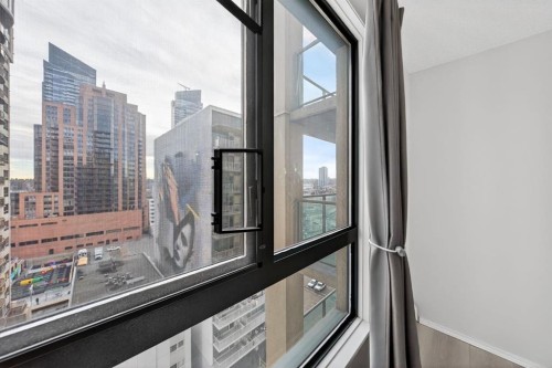 1107-1111 6 Avenue Sw, Calgary, AB - Indoor Photo Showing Other Room