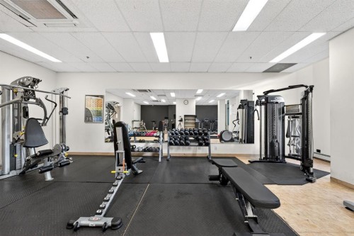 1107-1111 6 Avenue Sw, Calgary, AB - Indoor Photo Showing Gym Room