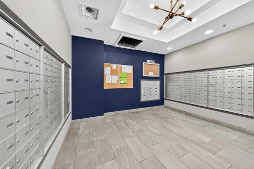 1107-1111 6 Avenue Sw, Calgary, AB - Indoor Photo Showing Other Room