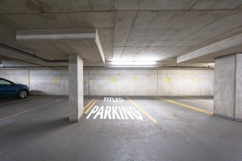 1107-1111 6 Avenue Sw, Calgary, AB - Indoor Photo Showing Garage