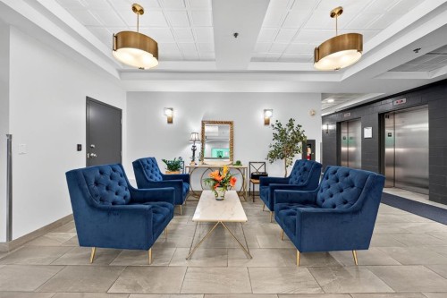 1107-1111 6 Avenue Sw, Calgary, AB - Indoor