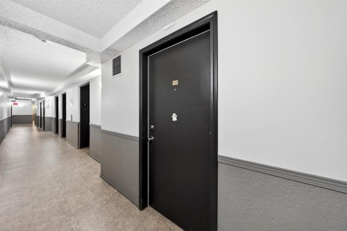 1107-1111 6 Avenue Sw, Calgary, AB - Indoor Photo Showing Other Room