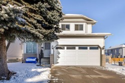 70 Pasadena Gardens NE Calgary, AB T1Y 6M8
