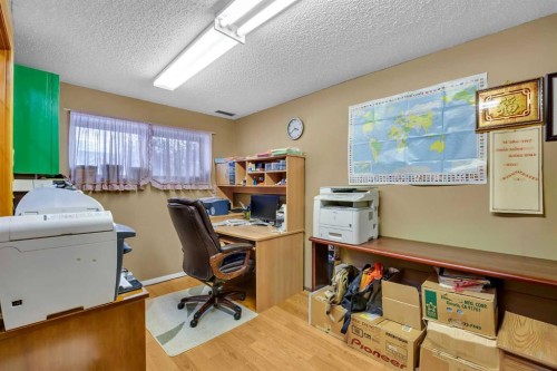 12 Whitaker Close Ne, Calgary, AB - Indoor Photo Showing Office