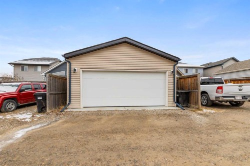 243 New Brighton Landing Se, Calgary, AB - Outdoor With Exterior