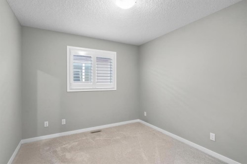 236 Walden Heights Se, Calgary, AB - Indoor Photo Showing Other Room
