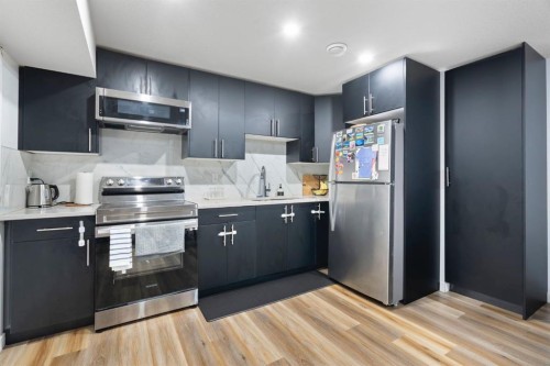 306 Corner Meadows Way Ne, Calgary, AB - Indoor Photo Showing Kitchen