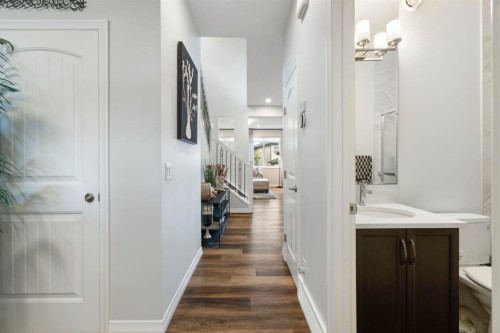 306 Corner Meadows Way Ne, Calgary, AB - Indoor Photo Showing Bathroom