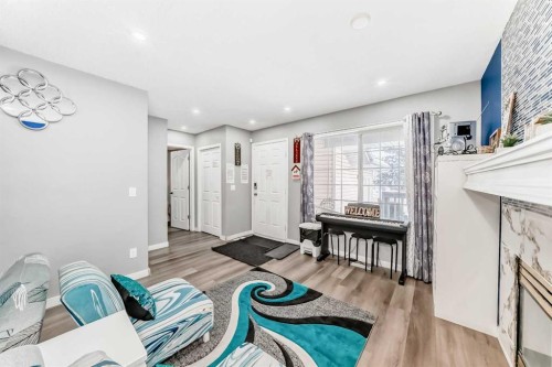 240 Applewood Drive Se, Calgary, AB - Indoor Photo Showing Dining Room