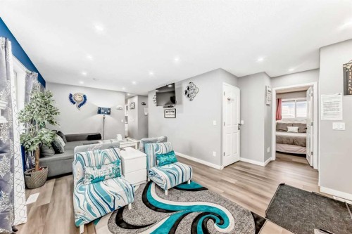 240 Applewood Drive Se, Calgary, AB - Indoor