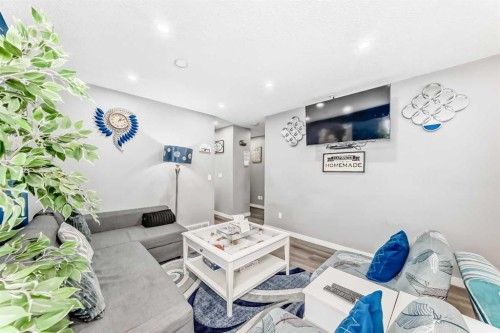 240 Applewood Drive Se, Calgary, AB - Indoor Photo Showing Other Room