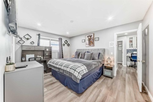 240 Applewood Drive Se, Calgary, AB - Indoor Photo Showing Bedroom