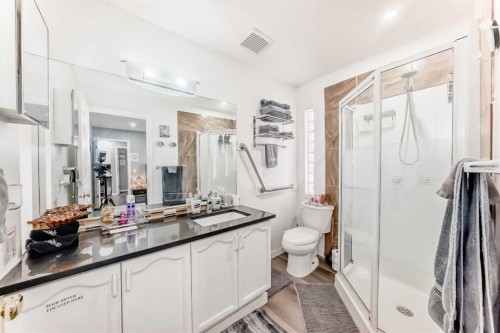 240 Applewood Drive Se, Calgary, AB - Indoor Photo Showing Bathroom