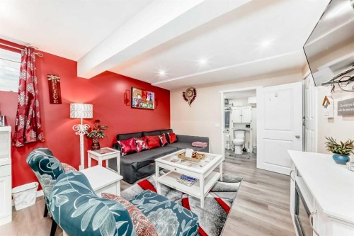 240 Applewood Drive Se, Calgary, AB - Indoor