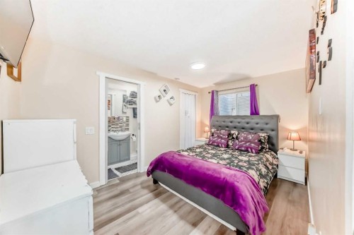 240 Applewood Drive Se, Calgary, AB - Indoor Photo Showing Bedroom