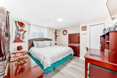 240 Applewood Drive Se, Calgary, AB - Indoor Photo Showing Bedroom