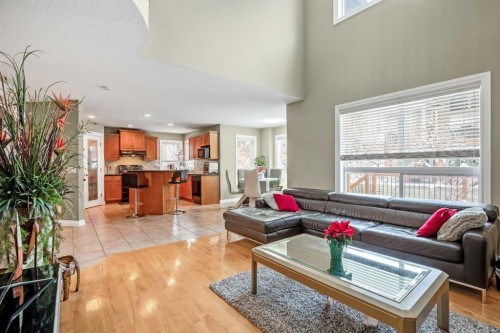 26 Simcrest Manor Sw, Calgary, AB - Indoor Photo Showing Living Room