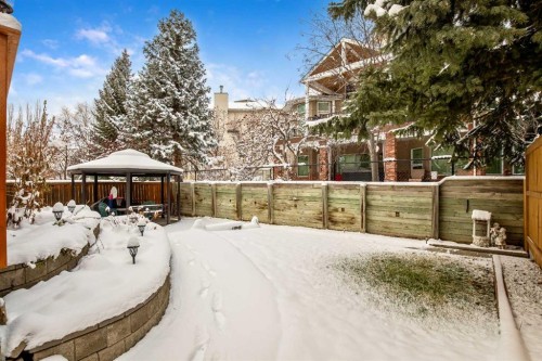 26 Simcrest Manor Sw, Calgary, AB - Outdoor