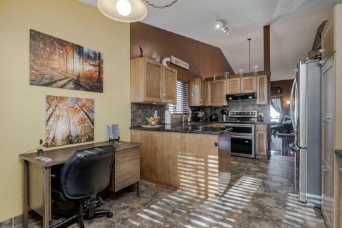 148 Citadel Close Nw, Calgary, AB - Indoor Photo Showing Kitchen