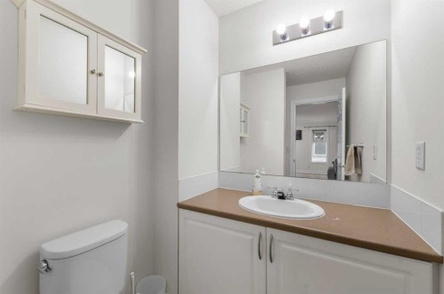 27 Cedarwood Lane Sw, Calgary, AB - Indoor Photo Showing Bathroom