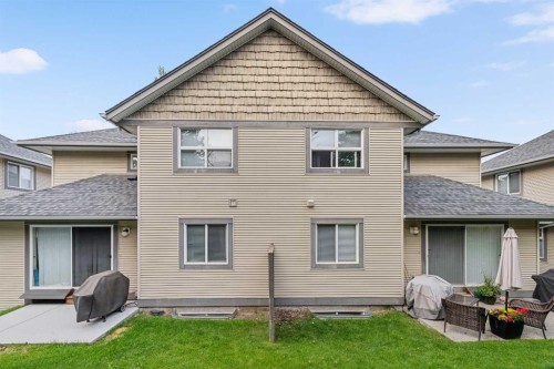 27 Cedarwood Lane Sw, Calgary, AB - Outdoor With Exterior