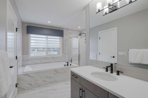 73 Magnolia Terrace Se, Calgary, AB - Indoor Photo Showing Bathroom