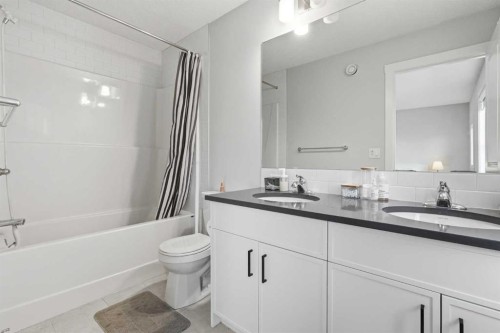 48 Seton Villas Se, Calgary, AB - Indoor Photo Showing Bathroom