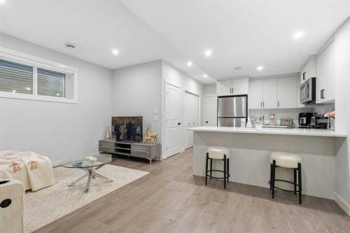 48 Seton Villas Se, Calgary, AB - Indoor Photo Showing Kitchen