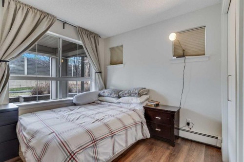 113-35 Richard Court Sw, Calgary, AB - Indoor Photo Showing Bedroom