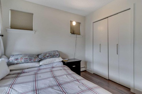 113-35 Richard Court Sw, Calgary, AB - Indoor Photo Showing Bedroom