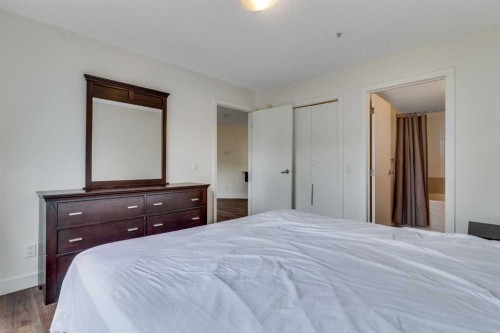 113-35 Richard Court Sw, Calgary, AB - Indoor Photo Showing Bedroom